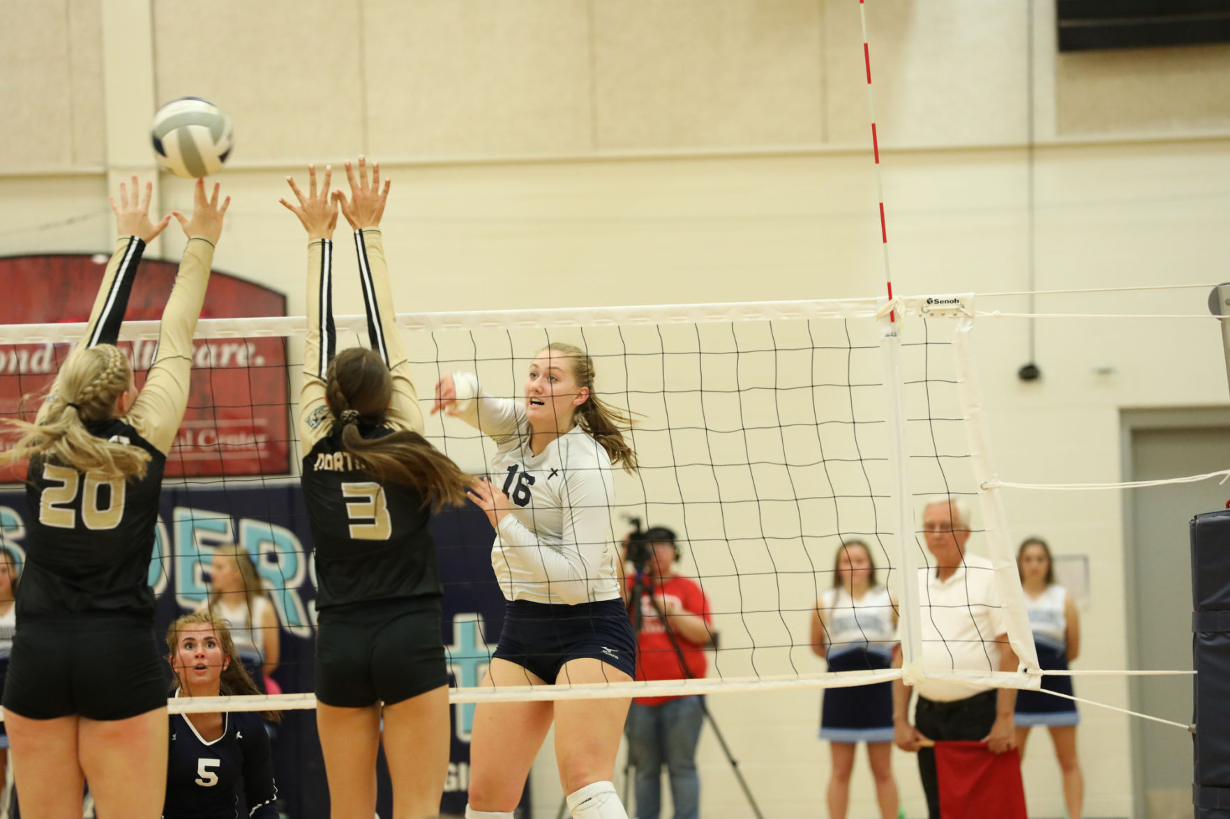 Outtakes_100419_ginwvball16_zlm.JPG